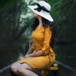 Photo mustard dress