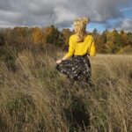 Photo yellow dress
