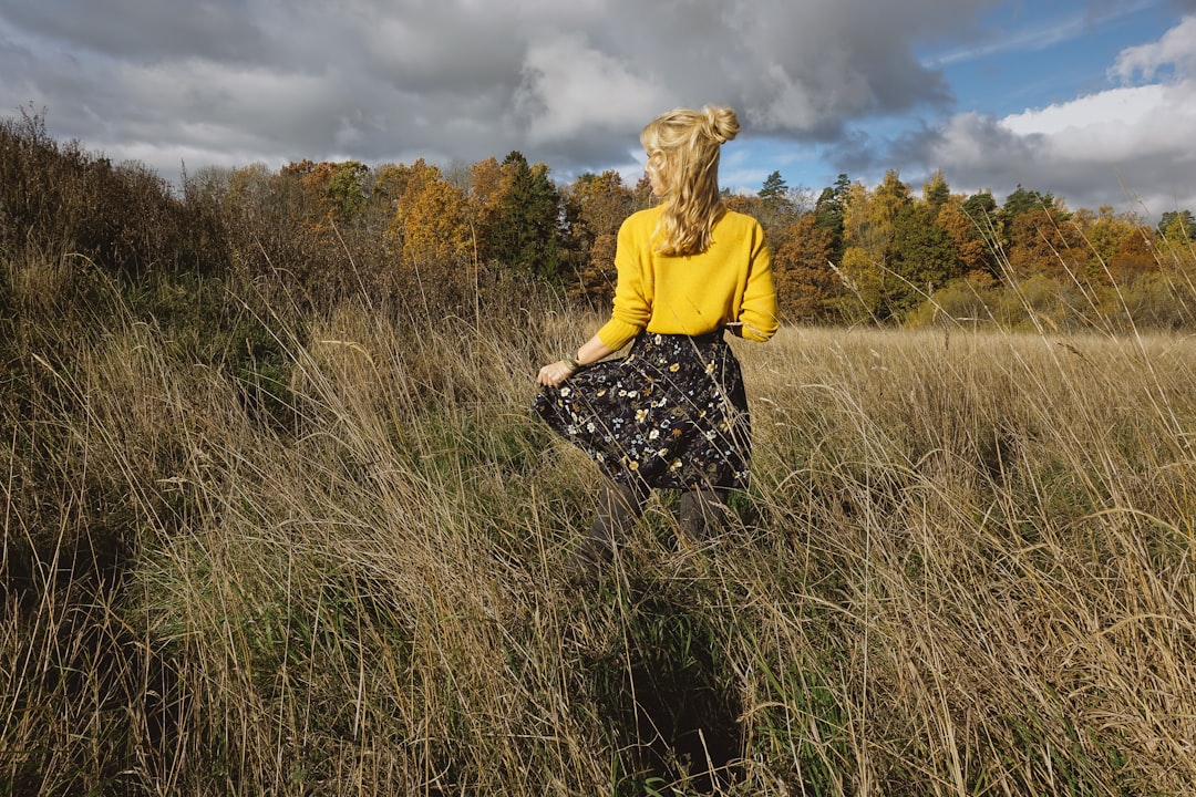 Photo yellow dress